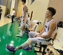 包含赛地聚焦：德甲冲刺阶段热度飙升，深圳男篮状态回暖，目标明确，更衣室氛围转暖的词条